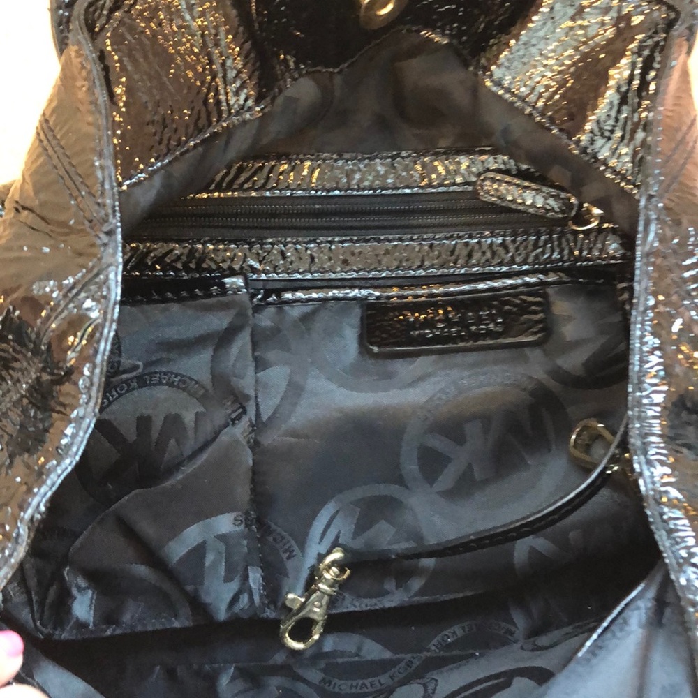Black patent leather tote/large satchel - Picture 3 of 10